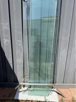 Corner shower glass enclosure