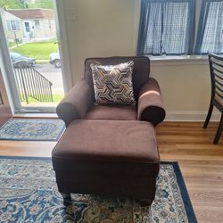 Brown Chair with Foot Rest