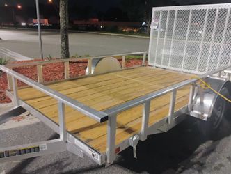 My Trailer Is Very Similar To This One Except All 4 Side Come Down And Lock In Place