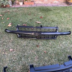 Grille Assembly Black For 1(contact info removed) Silverado 1500 / 2000-2006 Suburban / Tahoe!