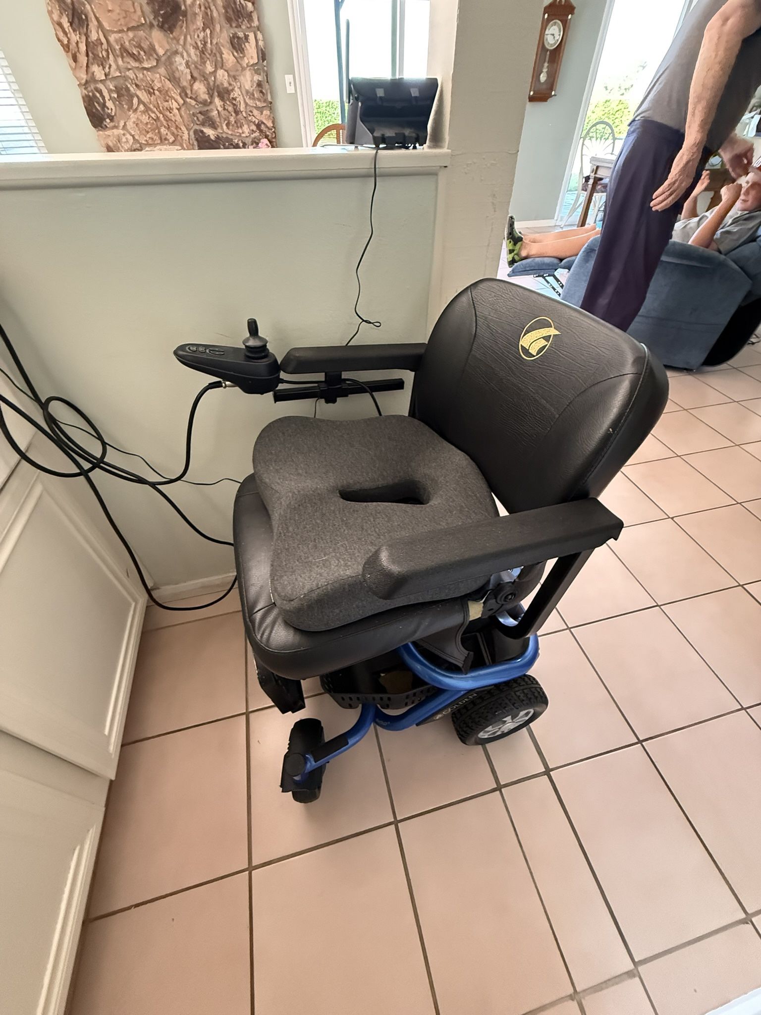 Electric Wheelchair/Scooter