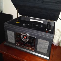 Record Player/Radio/Aux/Bluetooth 