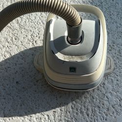 Pool vacuum
