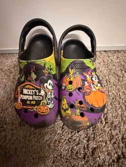 Halloween Disney crocs (C12)
