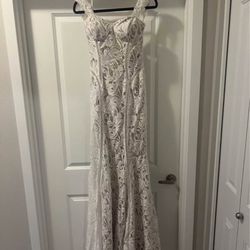 Never Worn Wedding Dress