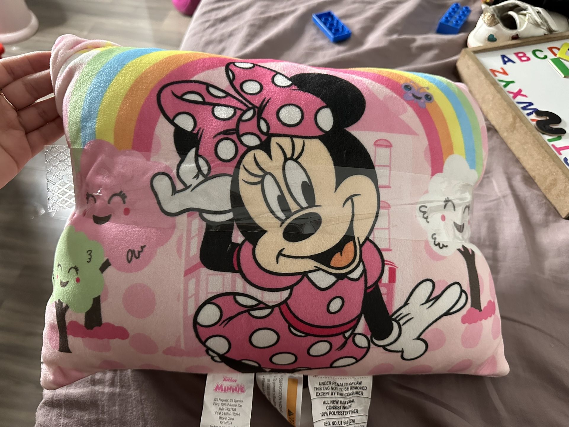 MINNIE MOUSE SQUISHY PILLOW