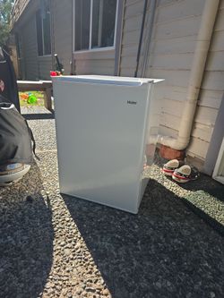 Mini fridge Haier
