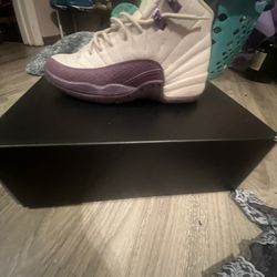 Jordan 12  Size 5.5