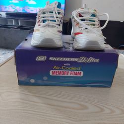 Women Skechers D'lites
