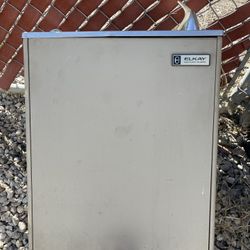 Elkay Water Fountain