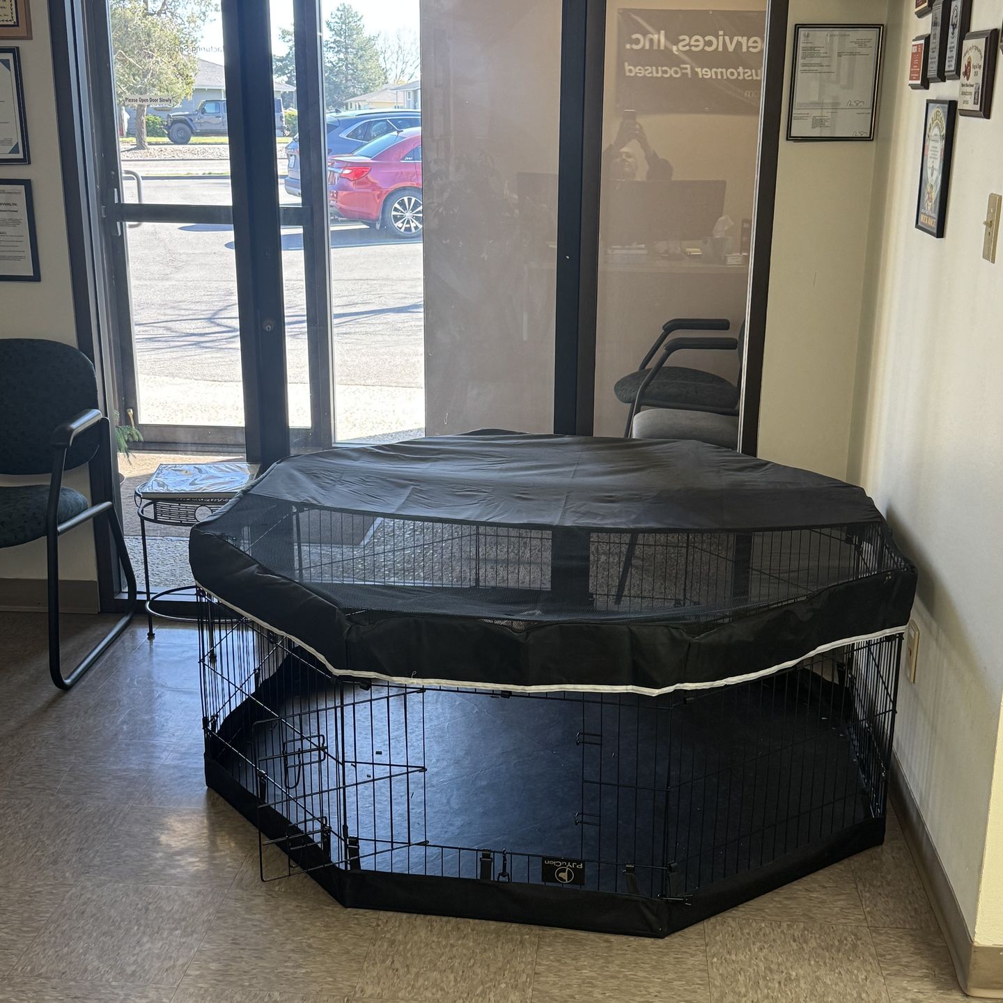 Metal foldable dog crate with top