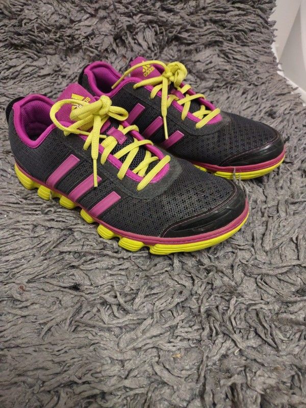 ADIDAS WOMEN SNEAKERS SIZE 10 