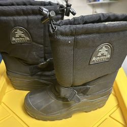 Kamik Children’s Size 6 Snow Boots