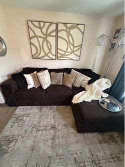 Couch w/pillows