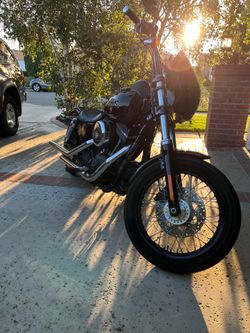 2017 Dyna street bob- 2,000 miles- Clean title