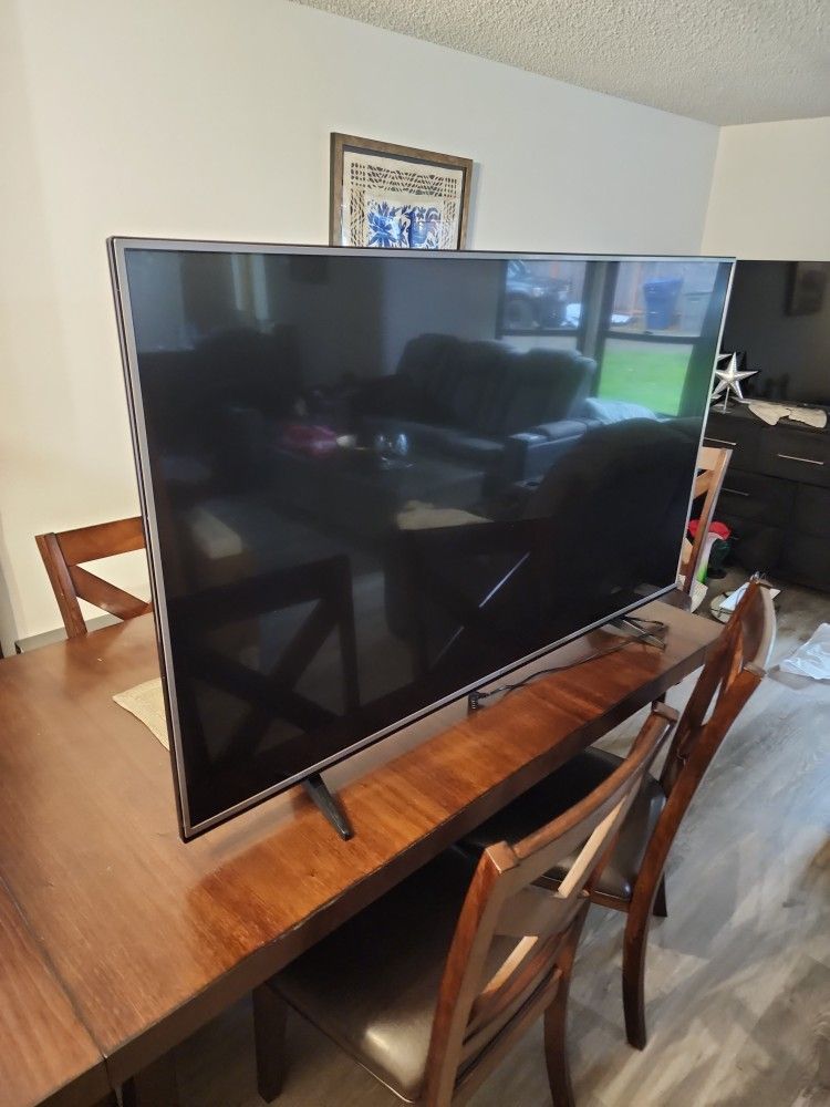 65" 4K UHDTV