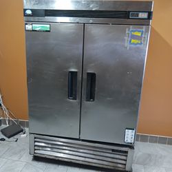 Moving Restaurant Equipment For Sale, Giving A Great Deal For Everything$1,400, but will sell individual Items
