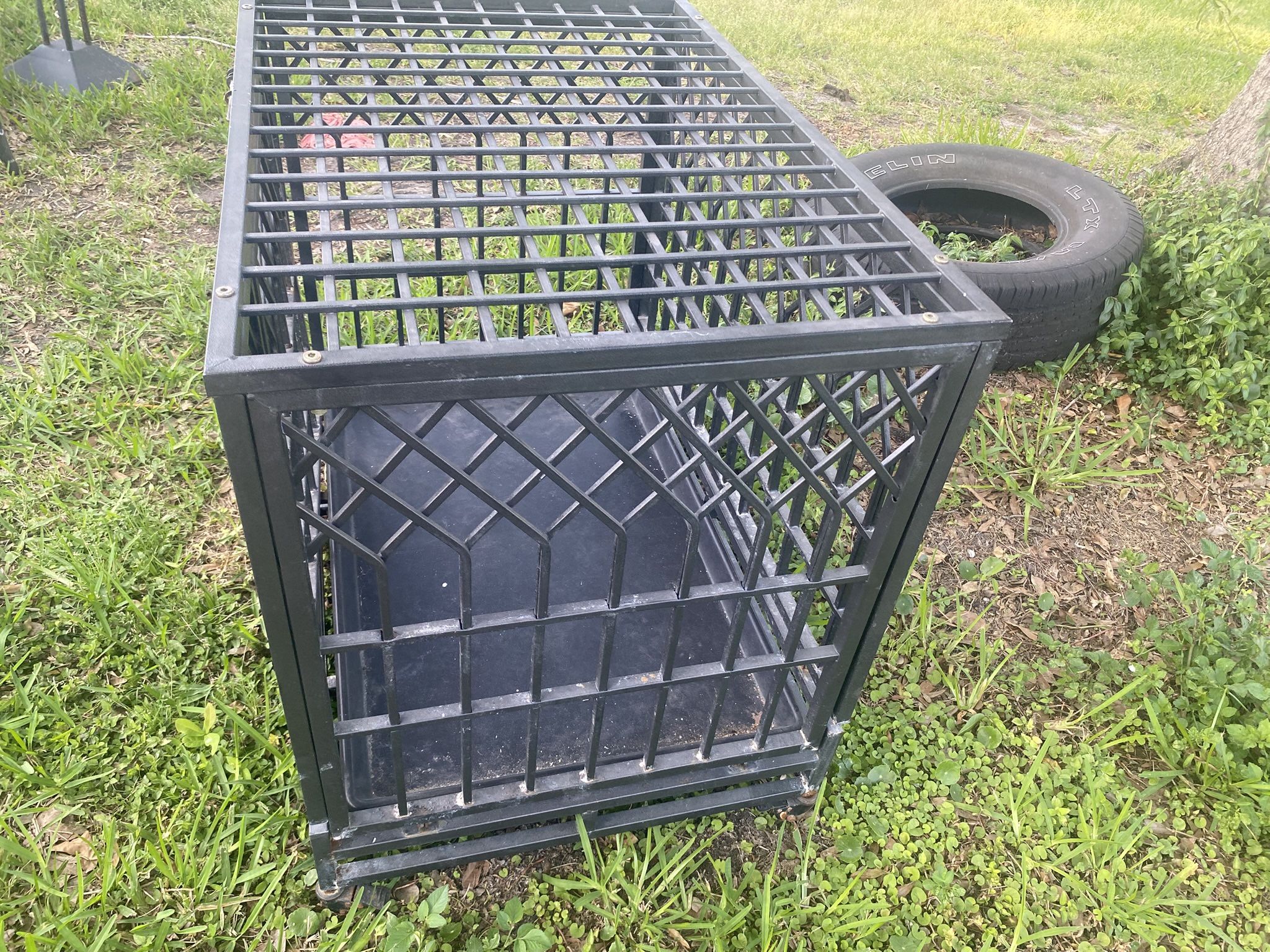 Somnter Dog Crate
