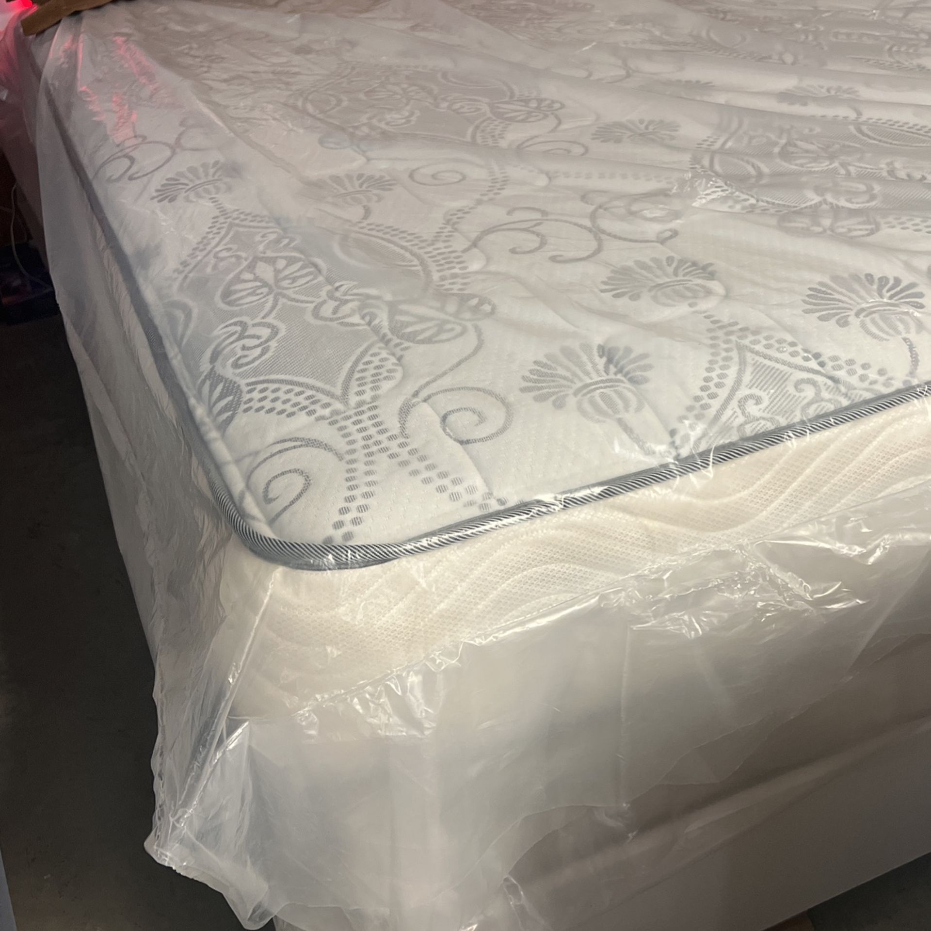 Queen size mattress sets