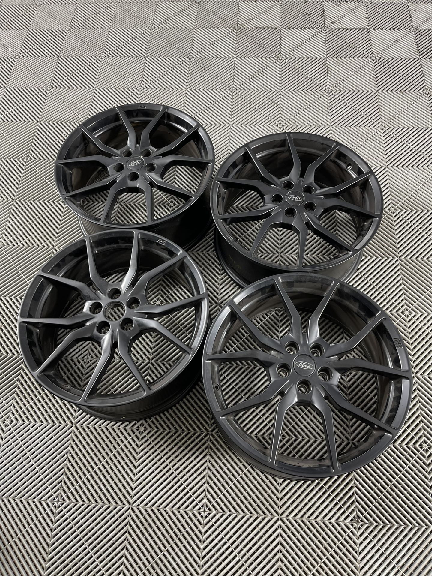 Ford Focus RS Stock Wheels 