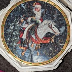 Lenox Santa Of The Northern Forest Gold Trimed Plate 