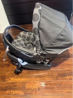 Peg Perego Primo Viaggio 4-35 Infant Car Seat – Gray Polka Dot Pattern (Excellent Used Condition) Price: $120 OBO (firm on price for quick local picku