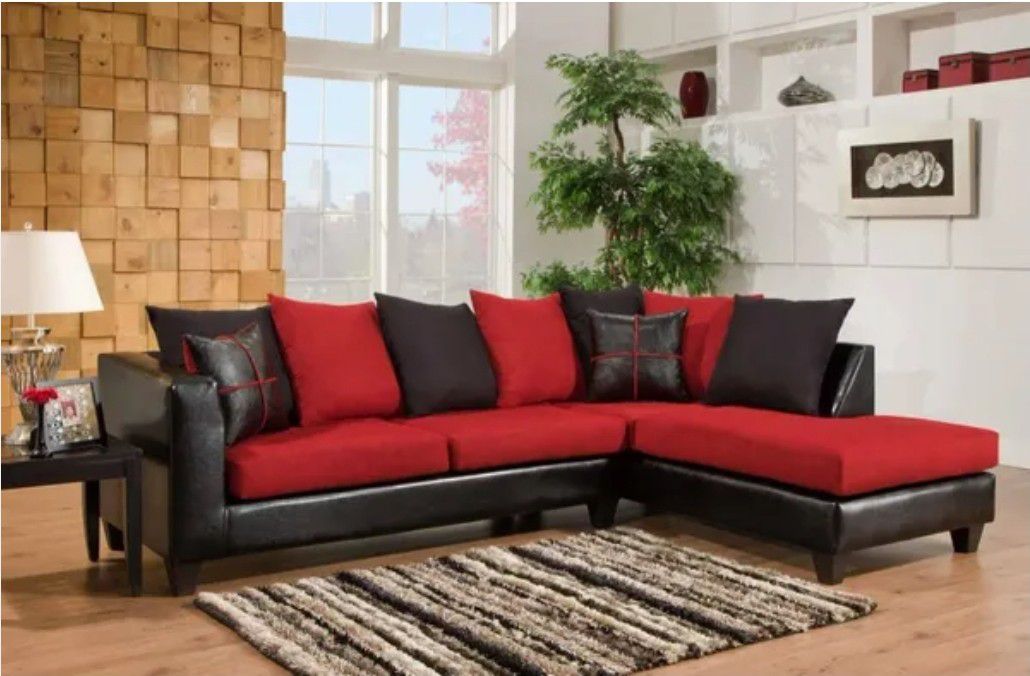 Red/Black Sectional with Decorative Pillows 