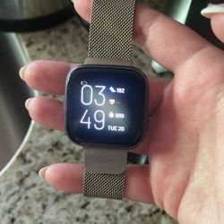 Fitbit Versa 2 With Charger 