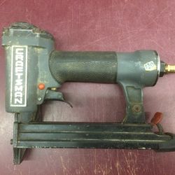 CRAFTSMAN 1/2” CROWN AIR STAPLER PNEUMATIC STAPLE GUN