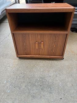 Free TV or microwave cart on rollers
