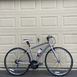 Diamondback Clarity Women’s Fitness Hybrid Bike – 700c – 21-Speed – Medium 17” – Bicycle Aluminium