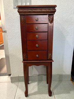 Jewelry chest