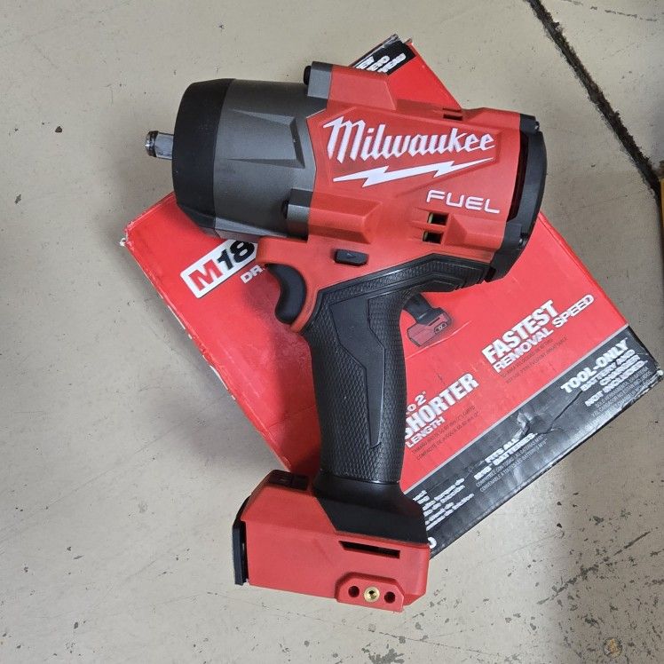 Milwaukee M18 FUEL 18V Lithium-Ion Brushless Cordless 1/2 in. Impact Wrench with Friction Ring (Tool-Only)