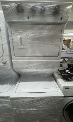 Whirlpool stackable 27”width great conditions
