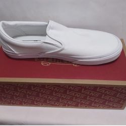 Men’s Size 11 Classic White Slip On’s ! BNIB!
