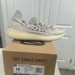 Men’s Yeezys- Size 10