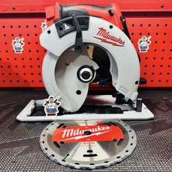 Milwaukee M18 18V Lithium-Ion 7-1/4 in. Circular Saw (Tool-Only)