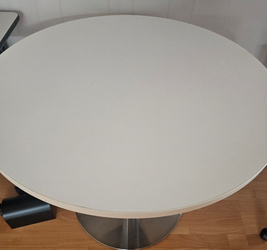 Round Table