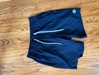 Men’s 7’ Vuori shorts