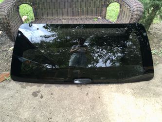2000 Ford Explorer rear glass