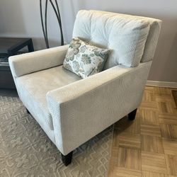 Living Rm Chair. Cushioned. 