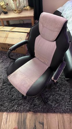 Simple gaming chair