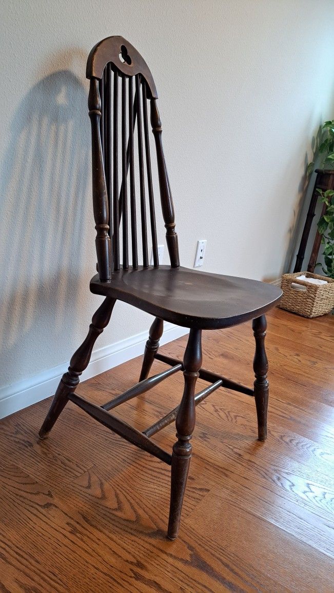 Unique, Vintage Heywood Wakefield Chair