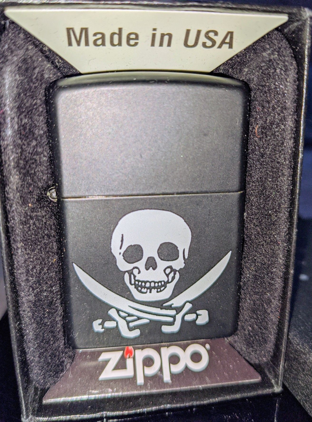 Zippo skull lighter