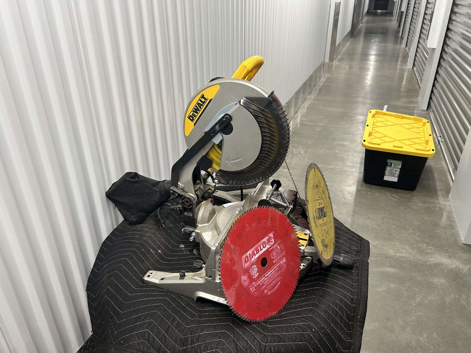 Miter Saw / Dewalt 