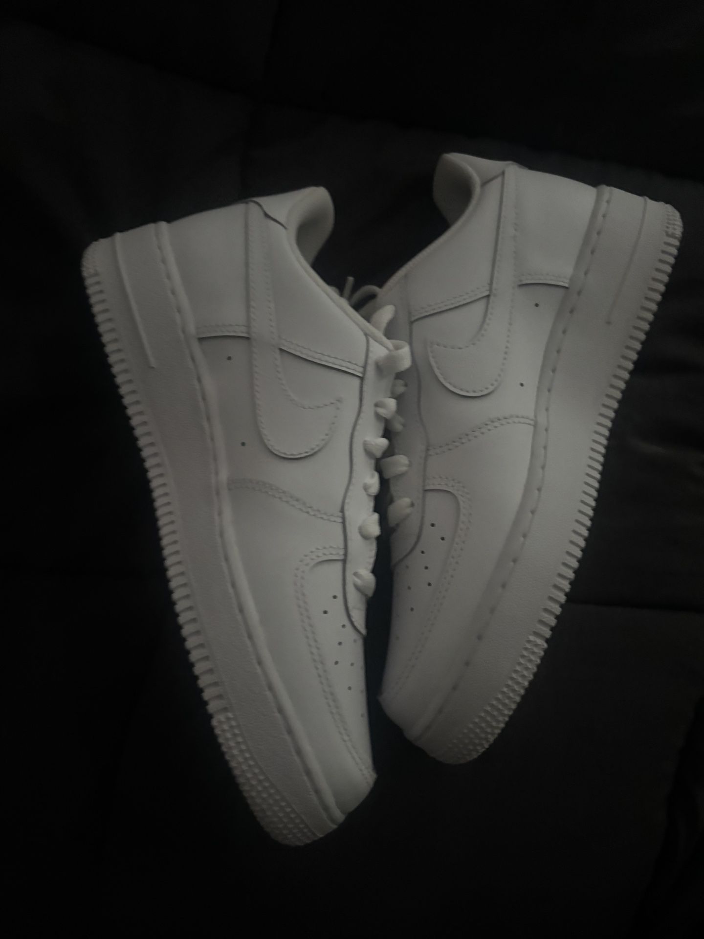 White Air Forces Size 7 In Men