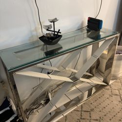Mirrored Table 