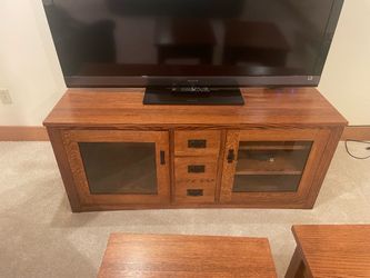 Mission Style Oak Wood  credenza/ TV stand
