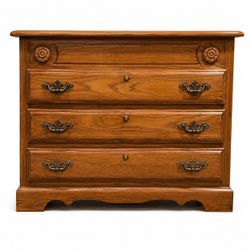 NY: Vintage coffee Table for Viewing Collections
