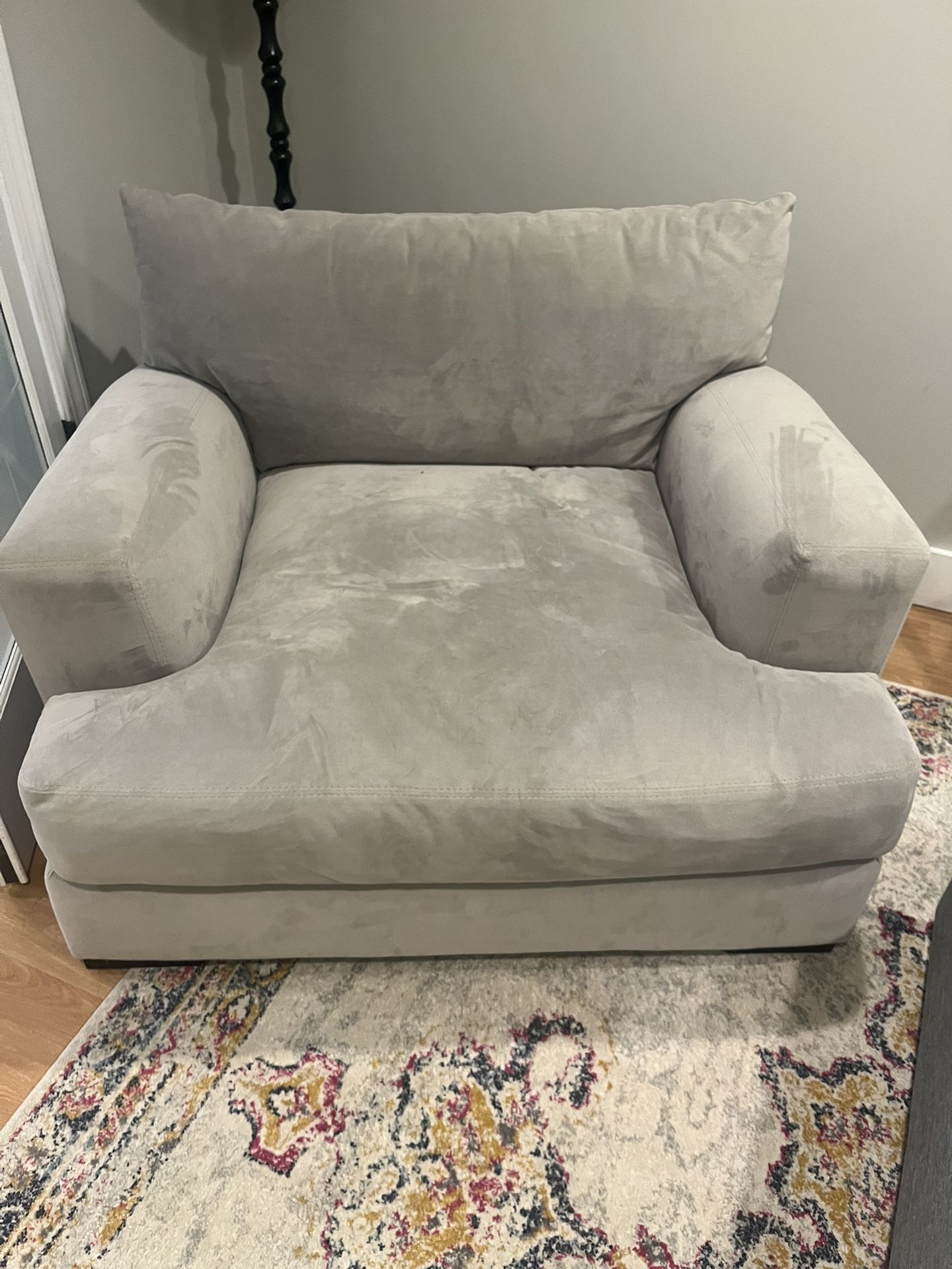 Z Gallery Oversized Chair